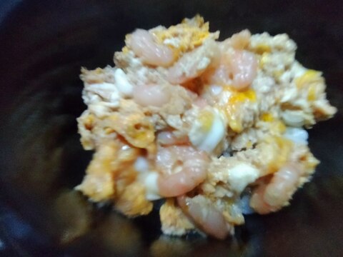 えびごま卵丼